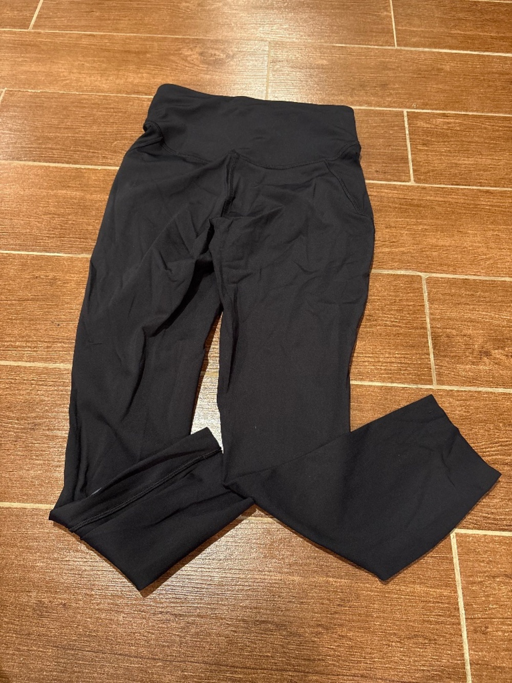 lululemon Base Pace High-Rise Crop 23" black size 6 like new